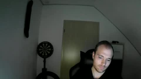 Snapshot of j_german783377 chatting on December 3, 3:17 pm here4y online show from December 3, 3:17 pm