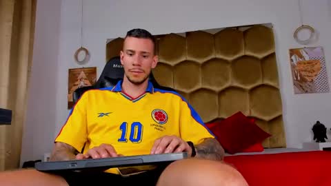 J King online show from June 1, 9:27 pm