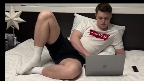 j_lyle_x online show from February 22, 7:05 pm