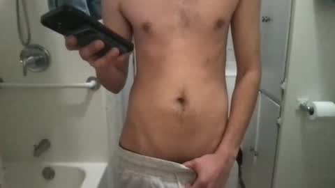 Snapshot of j_reyes24 chatting on January 26, 6:48 pm j_reyes24 online show from January 26, 6:48 pm