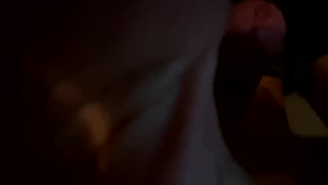 Snapshot of j_reyes24 chatting on December 31, 1:41 pm j_reyes24 online show from December 31, 1:41 pm