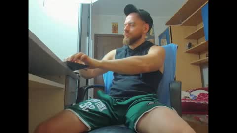 Snapshot of jaceblaze chatting on October 18, 6:28 am Jace online show from October 18, 6:28 am