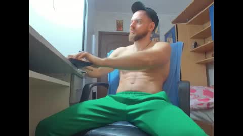 Snapshot of jaceblaze chatting on October 3, 5:38 am Jace online show from October 3, 5:38 am