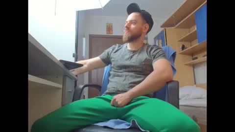 Snapshot of jaceblaze chatting on September 24, 3:02 am Jace online show from September 24, 3:02 am