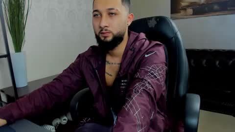 Snapshot of jacezachary chatting on February 26, 12:49 pm JaceZachary online show from February 26, 12:49 pm