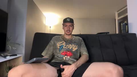 INDEPENDENT MODEL online show from December 3, 10:27 am