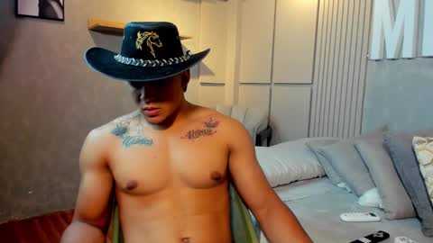 Snapshot of jacksonbell9 chatting on February 23, 1:57 am Jackson Bell online show from February 23, 1:57 am
