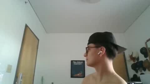 ImZacharyTyler online show from May 28, 11:58 pm