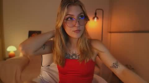 Linda Sofia help me get to 100 thumbs up online show from October 12, 5:11 am