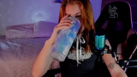 Linda Sofia help me get to 100 thumbs up online show from December 20, 6:08 am