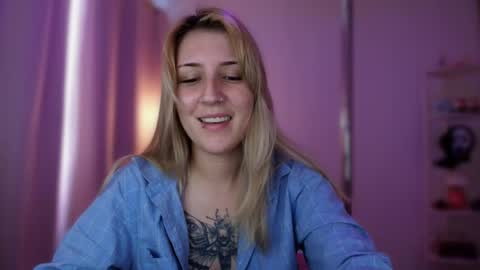 Linda Sofia help me get to 100 thumbs up online show from May 23, 2:13 pm