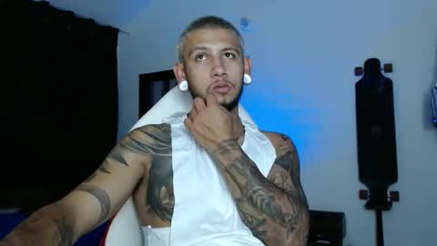 Michael Caicedo online show from February 11, 4:44 am