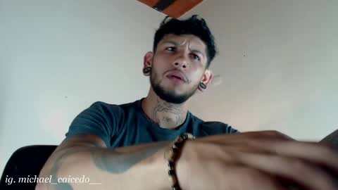 Michael Caicedo online show from May 11, 3:02 am