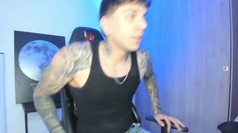 jacobb116 online show from November 29, 1:13 am