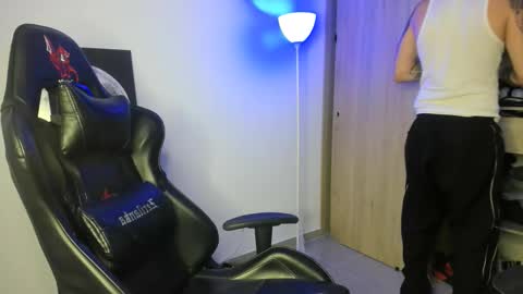 jacobb116 online show from December 16, 1:13 am