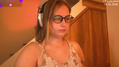jacywinslat online show from May 19, 6:42 am