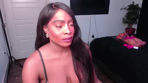 Jade online show from November 13, 8:28 am