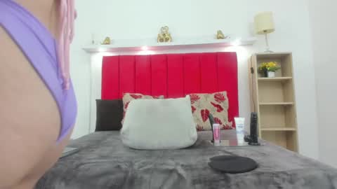 Snapshot of jade_brown21 chatting on September 18, 12:14 am jade_brown21 online show from September 18, 12:14 am