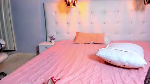 karlla scarlet online show from December 21, 7:35 am