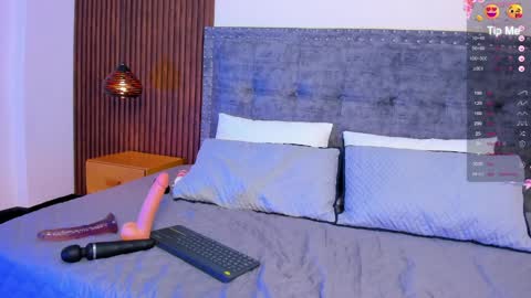 karlla scarlet online show from April 2, 2:35 pm