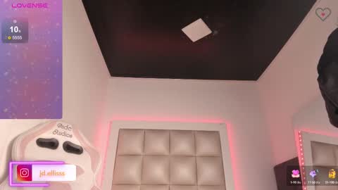 Snapshot of jadeestudios chatting on September 30, 12:15 pm jadeestudios online show from September 30, 12:15 pm