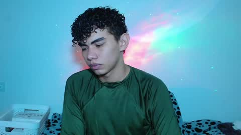 javi15  online show from December 29, 6:24 am