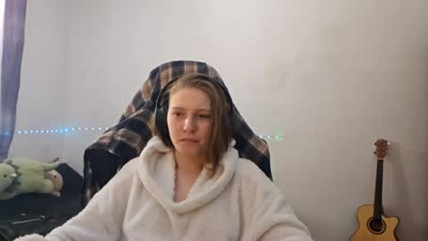 jaimeeosendorf online show from April 10, 9:47 am