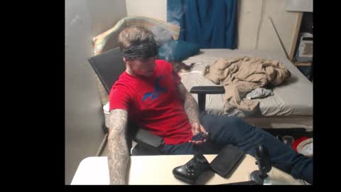 showingitoff online show from November 1, 6:01 am