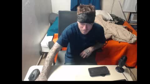 showingitoff online show from October 25, 2:12 am