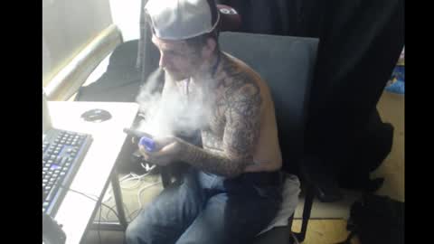 showingitoff online show from November 26, 2:42 am