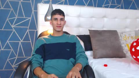 jakemoxleey online show from February 16, 12:32 pm