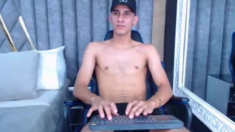 jakemoxleey online show from March 6, 6:05 pm