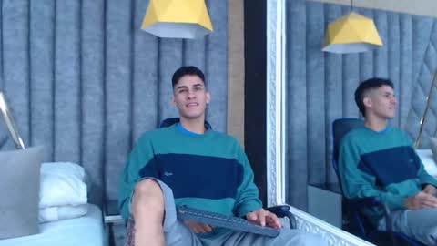 jakemoxleey online show from February 11, 2:24 pm