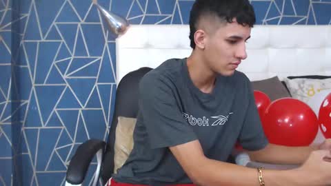 jakemoxleey online show from February 14, 12:57 pm