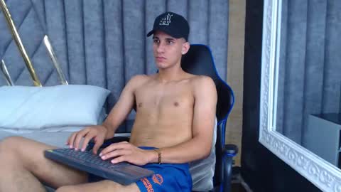 jakemoxleey online show from March 10, 3:52 pm