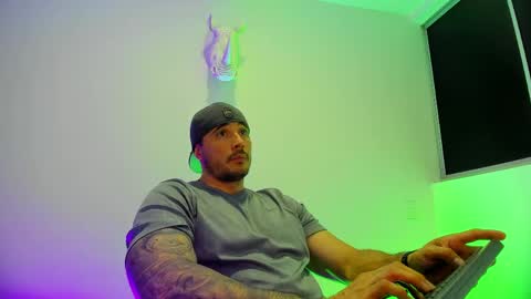 jakestone_1 online show from May 12, 1:25 am