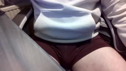 jakieg010 online show from April 18, 3:41 am