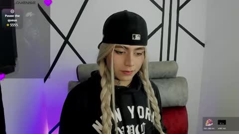 miha adams  online show from November 14, 5:42 am