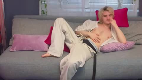 JameMiller online show from March 12, 7:56 am