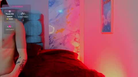 james_adamss_ online show from April 13, 12:42 pm