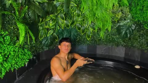 jamesgolden_ online show from March 7, 10:56 am