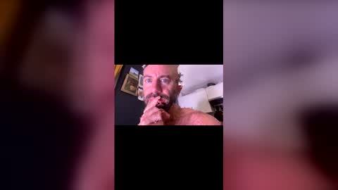 jameslondon_ online show from June 3, 1:41 am