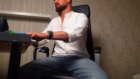 JamesMyers online show from September 19, 9:57 am