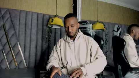 James  online show from April 21, 12:25 am