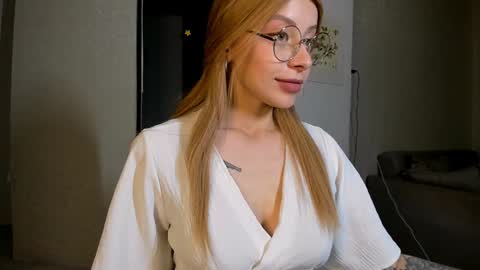 Snapshot of jane_bright chatting on January 17, 9:17 pm Jane online show from January 17, 9:17 pm