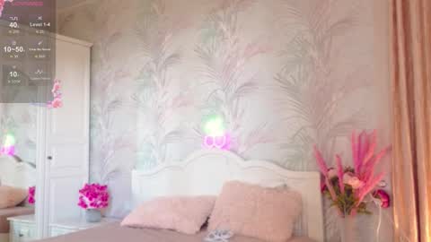 janepuff online show from September 19, 7:34 am