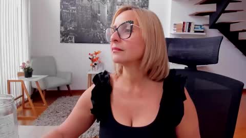 JANE TURNER MILF online show from October 9, 1:49 pm