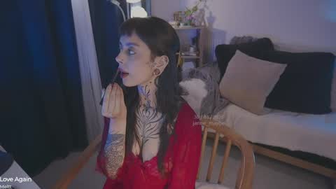   jmaybe e online show from March 30, 2:39 pm