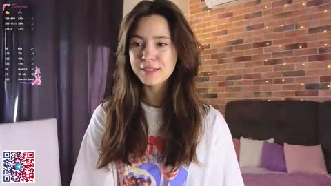Snapshot of jasmindoroti chatting on October 20, 6:07 am Chloe online show from October 20, 6:07 am