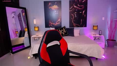 Instagram jasminecampbell1  online show from January 14, 9:23 pm